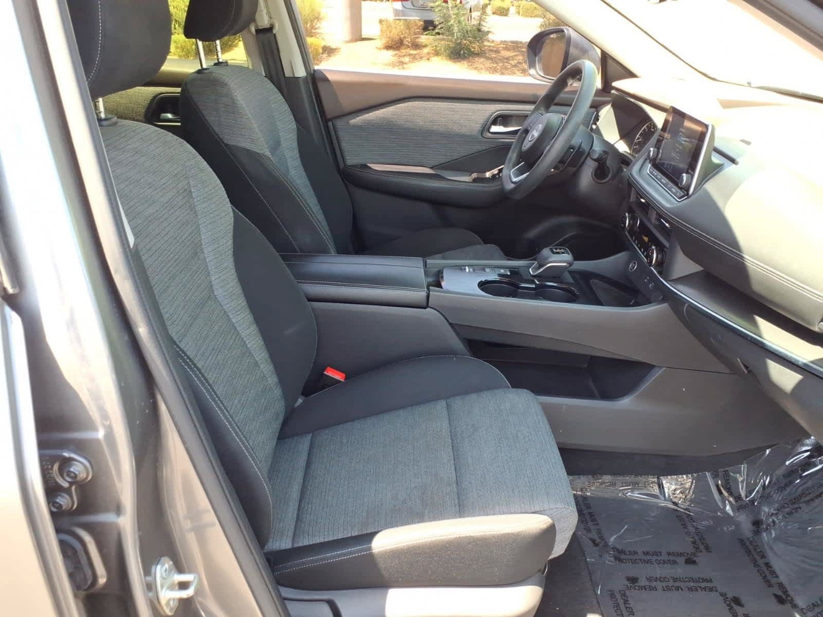Used 2023 Nissan Rogue SV FWD image 16