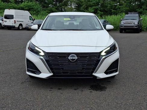 Certified 2023 Nissan Altima 2.5 SV FWD image 2