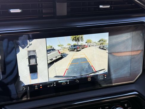 Used 2024 GMC Sierra 2500 AT4 image 20