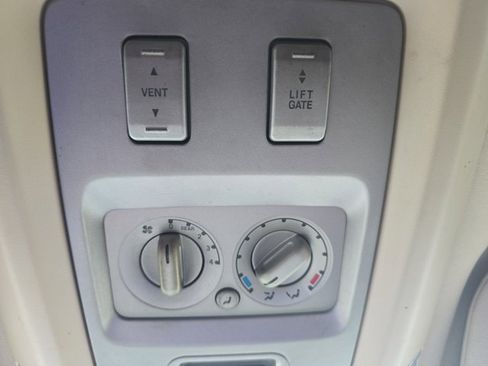 Used 2003 Lincoln Navigator Luxury image 29