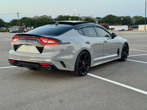 Used 2018 Kia Stinger GT2 AWD/4WD image 3