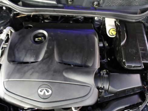Used 2017 INFINITI QX30 Premium FWD image 35