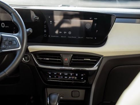 Used 2024 Buick Encore GX Avenir image 21