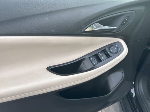 Used 2024 Buick Encore GX Sport Touring image 10