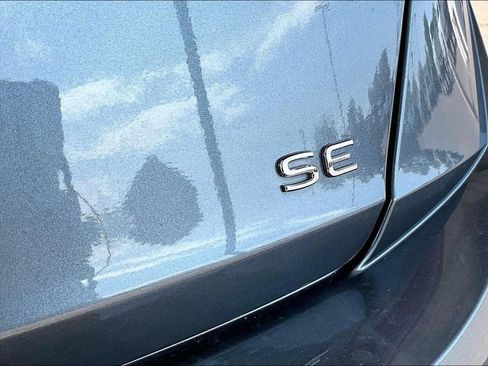 Used 2024 Volkswagen Jetta SE FWD image 23