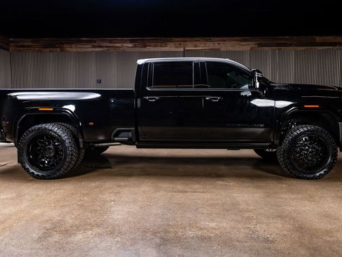 Used 2026 GMC Sierra 3500 Denali Ultimate image 11