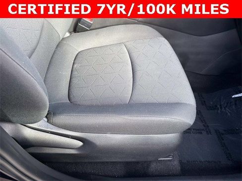 Used 2022 Toyota RAV4 XLE image 10