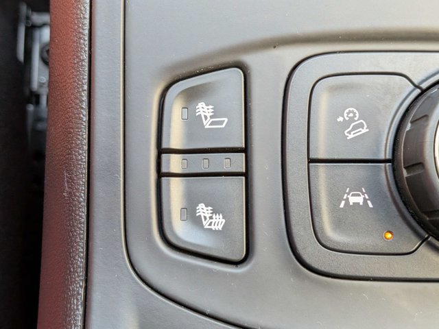 Used 2024 GMC Terrain SLE w/ Driver Convenience Package FWD image 22