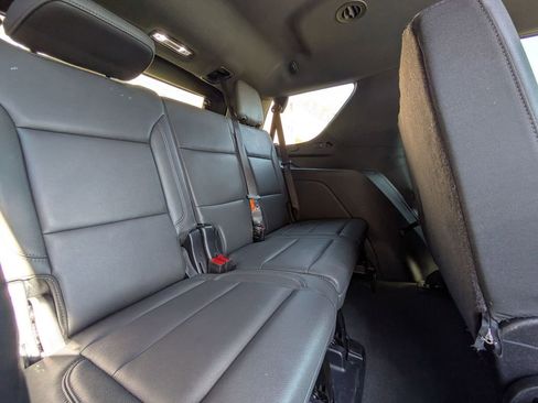 Used 2025 Chevrolet Tahoe Z71 AWD/4WD image 29