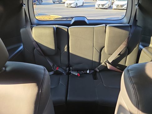 Certified 2024 Nissan Armada SL w/ Midnight Edition Package image 33