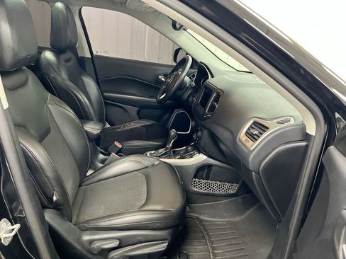Used 2018 Jeep Compass Latitude w/ Popular Equipment Group AWD/4WD image 22