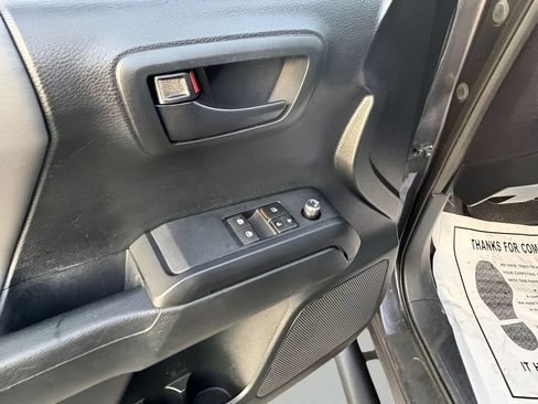 Used 2016 Toyota Tacoma SR RWD image 10