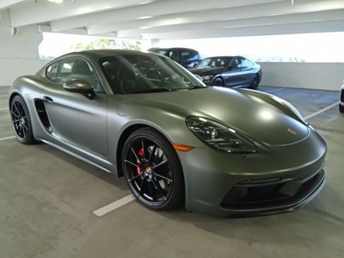 Used 2021 Porsche 718 Cayman GTS RWD image 3