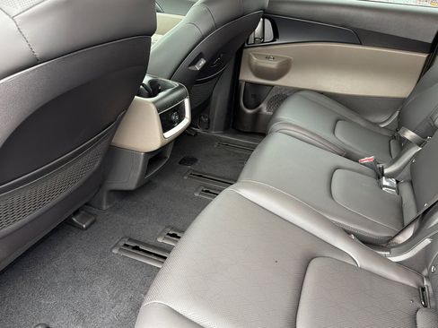 New 2026 Kia Carnival LXS image 10