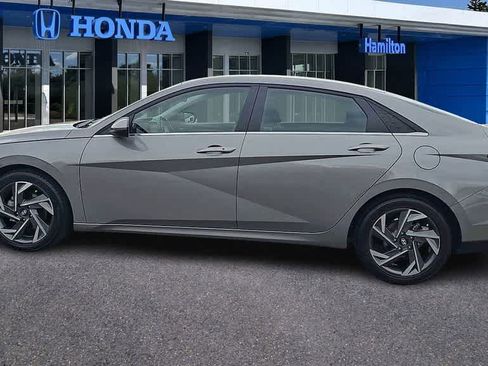 Used 2024 Hyundai Elantra SEL w/ Convenience Package FWD image 5