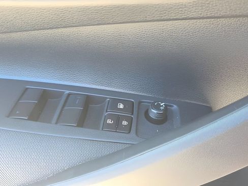 Used 2024 Toyota Corolla LE FWD image 17