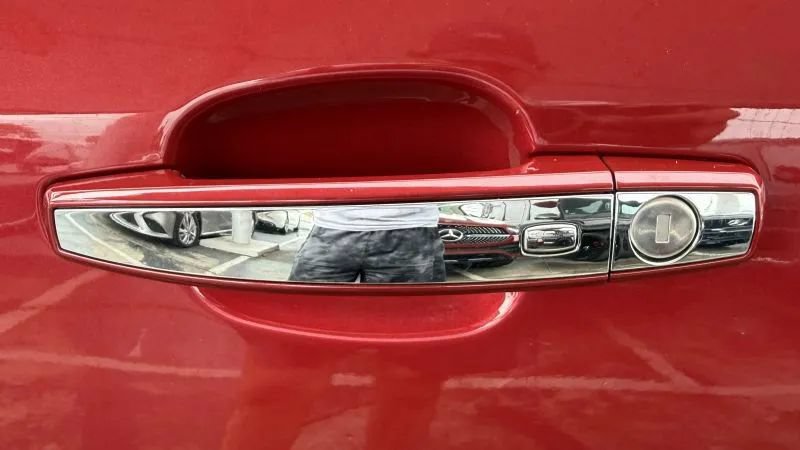 Used 2017 Buick Encore Essence w/ Experience Buick Package FWD image 11