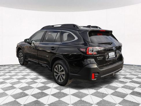 Used 2022 Subaru Outback Premium image 8