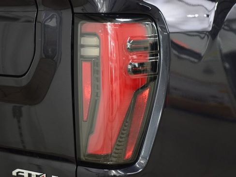 Used 2024 GMC Sierra 2500 AT4 w/ AT4 Premium Plus Package AWD/4WD image 23