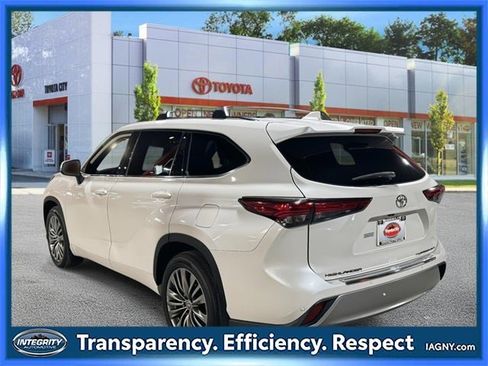 Used 2020 Toyota Highlander Platinum image 5
