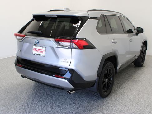 Used 2022 Toyota RAV4 SE w/ Convenience Package AWD/4WD image 7