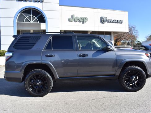 Used 2019 Toyota 4Runner Limited image 10