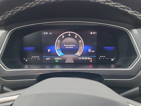 Used 2024 Volkswagen Tiguan SE image 17