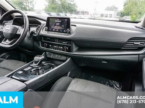 Used 2025 Nissan Rogue SV FWD image 24