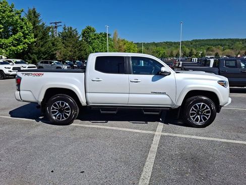 Certified 2023 Toyota Tacoma TRD Sport AWD/4WD image 7