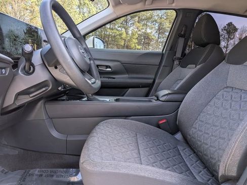 Certified 2025 Nissan Kicks SV image 19
