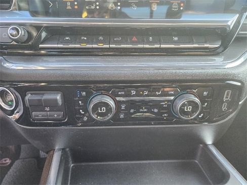 Used 2024 Chevrolet Silverado 1500 High Country w/ Technology Package image 38