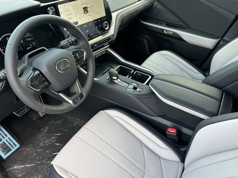 New 2026 Lexus TX 500h AWD image 10