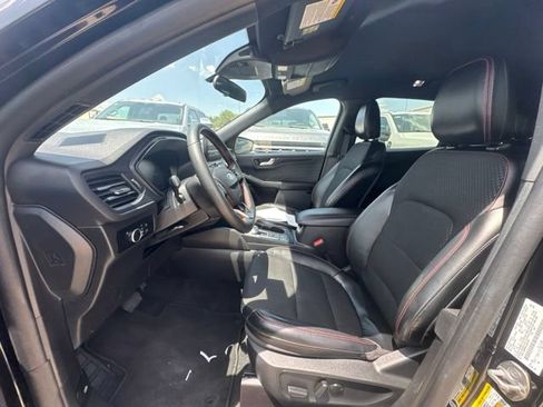 Used 2025 Ford Escape ST-Line AWD/4WD image 2