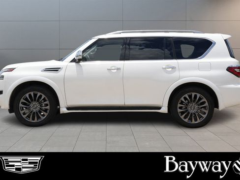 Used 2023 Nissan Armada Platinum w/ Captain's Chairs Package RWD image 5