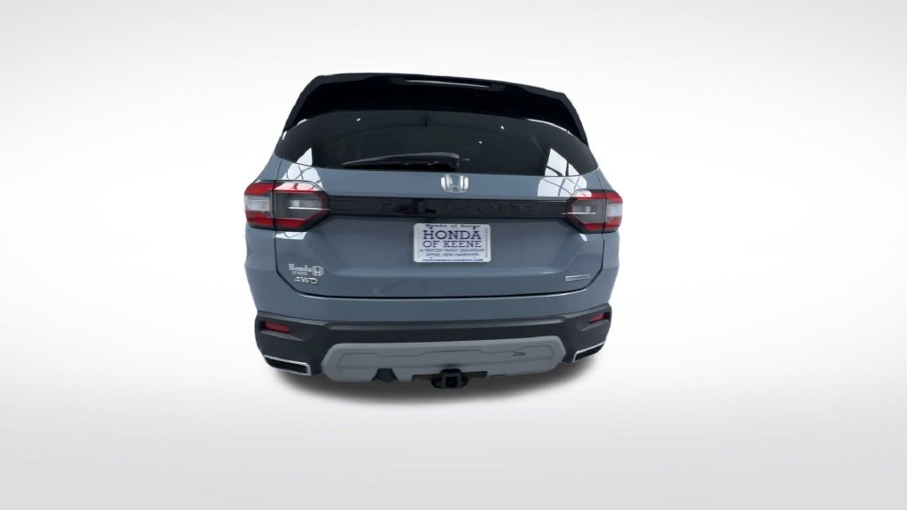 Used 2025 Honda Pilot Touring image 8
