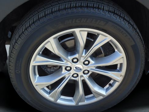 Used 2023 Ford Explorer Limited w/ Limited Technology Package AWD/4WD image 9