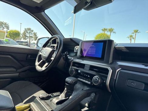 Certified 2026 Toyota Tacoma SR5 AWD/4WD image 21