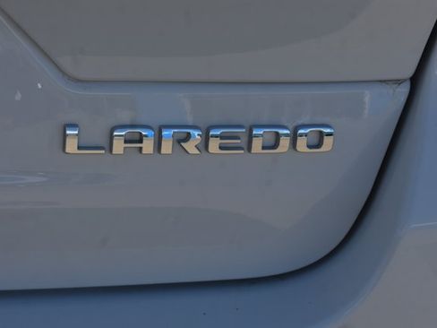 Used 2023 Jeep Grand Cherokee Laredo w/ Luxury Tech Group I RWD image 7