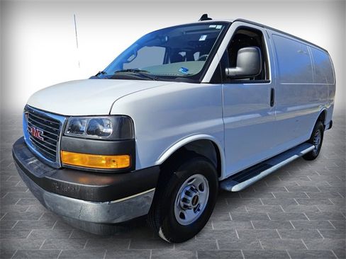 Used 2024 GMC Savana 2500 w/ Driver Convenience Package image 3