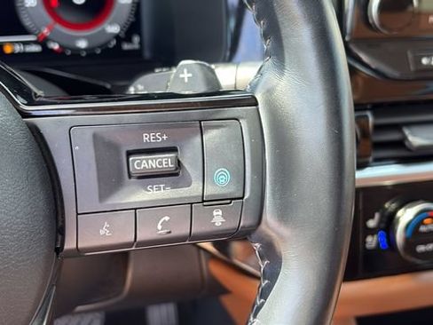 Used 2024 Nissan Pathfinder Platinum AWD/4WD image 16