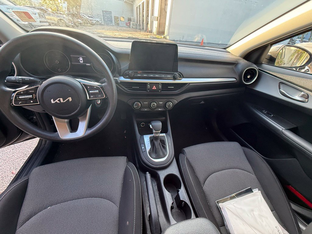 Certified 2024 Kia Forte LXS FWD image 3
