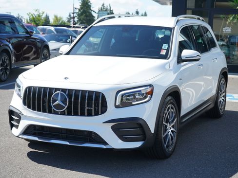 Used 2023 Mercedes-Benz GLB 35 AMG 4MATIC w/ Premium Package image 9