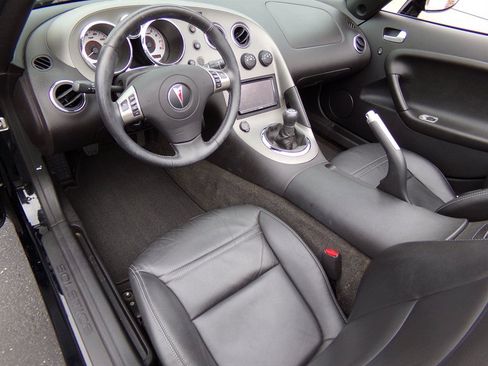 Used 2007 Pontiac Solstice Convertible w/ Premium Package RWD image 29