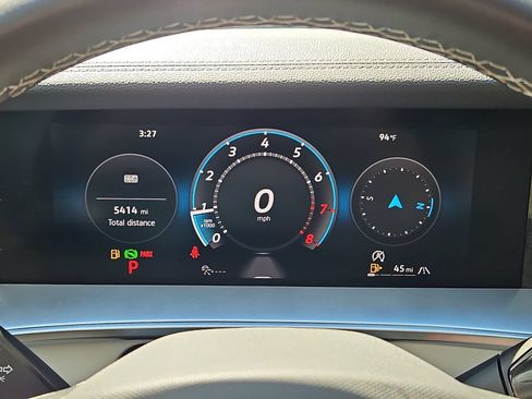 Used 2025 Volkswagen Tiguan SE w/ Panoramic Sunroof Package AWD/4WD image 30