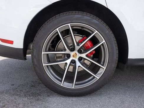 Used 2025 Porsche Macan S AWD/4WD image 10