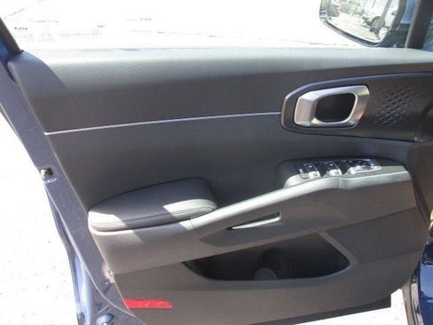 New 2025 Kia Sorento S w/ Panoramic Sunroof Package image 16