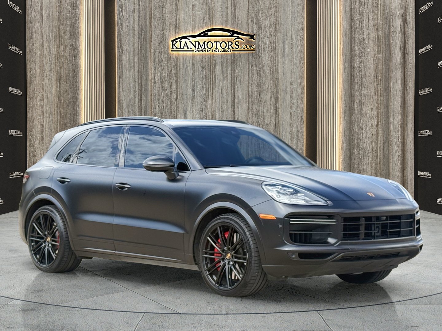 Used 2021 Porsche Cayenne Turbo AWD/4WD image 1