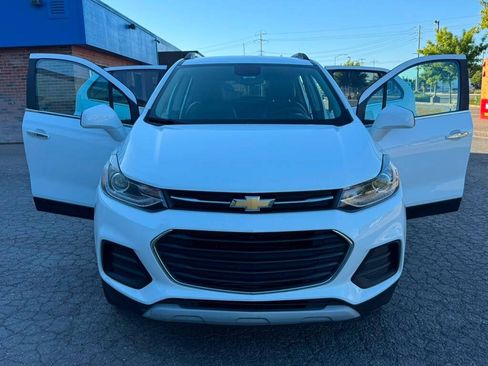 Used 2017 Chevrolet Trax LT w/ Sun & Sound Package AWD/4WD image 17