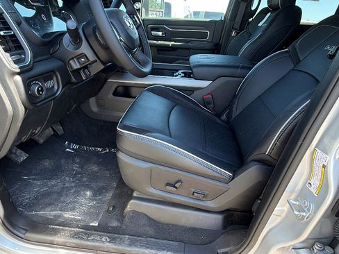 New 2026 RAM 2500 Laramie AWD/4WD image 17