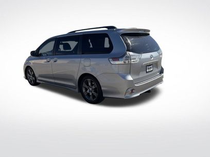 Used 2015 Toyota Sienna SE Premium